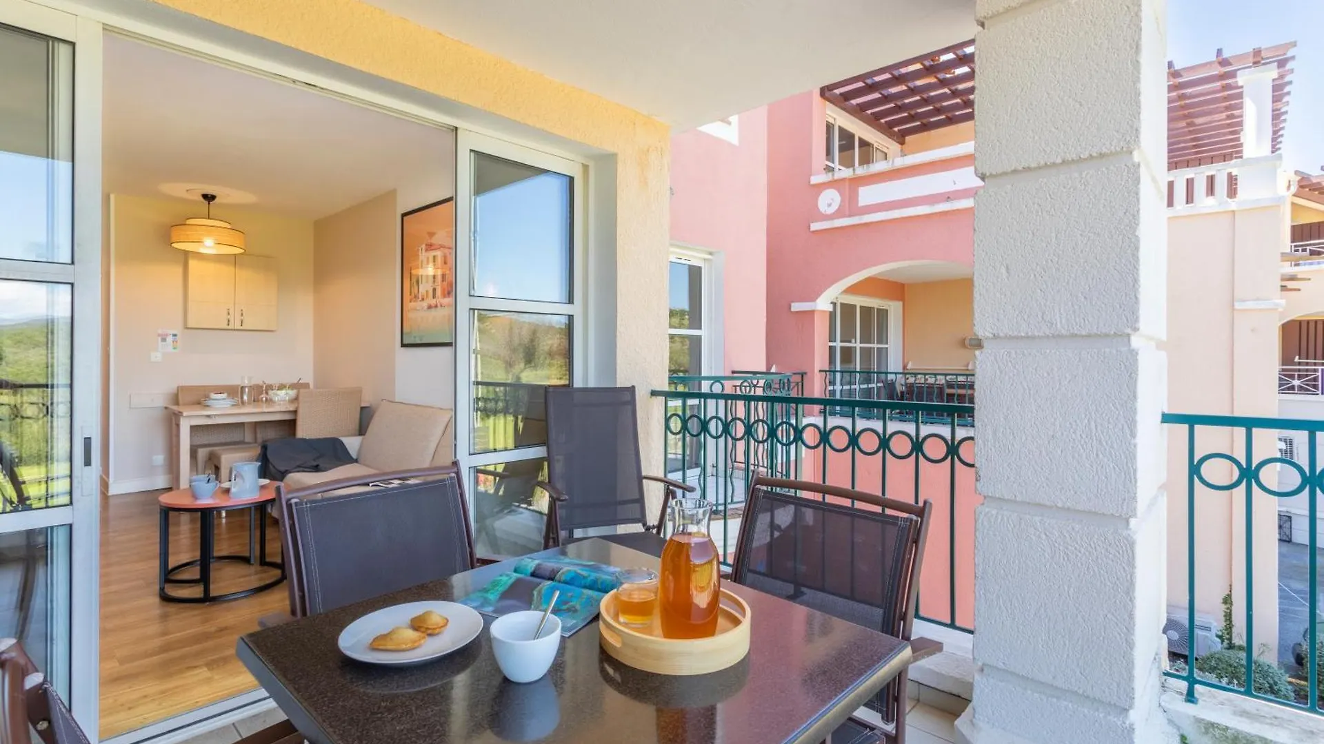 *** Ferienpark Village Pierre & Vacances Cap Esterel - Saint Raphael Village Frankreich